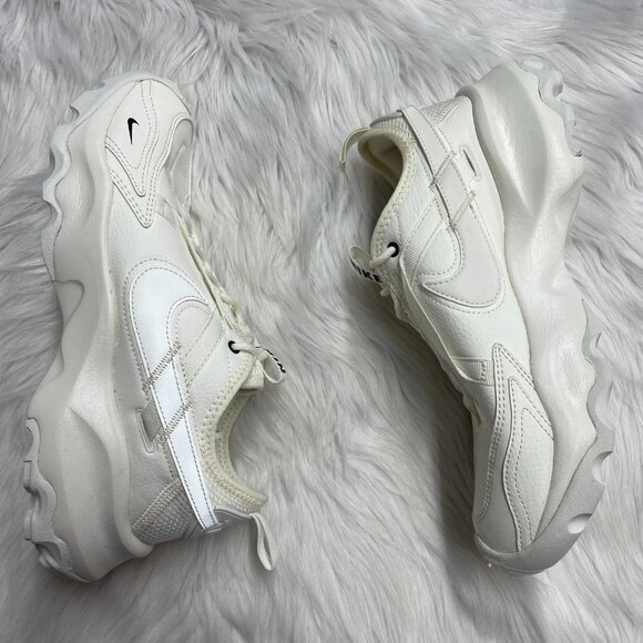 Nike TC 7900 White Womens Shoes DD9682-100 VNDS Sz 9 - Picture 2 of 6
